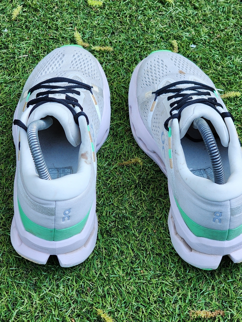 ON CLOUDSURFER - Womens Sneakers - SIZE 7.5 - ((Shoes Have Some Stain)) - Picture 6 of 11